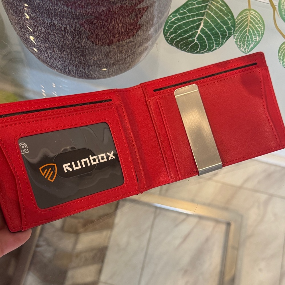 Runbox Black and Red Wallet with money clip - Picture 3 of 6